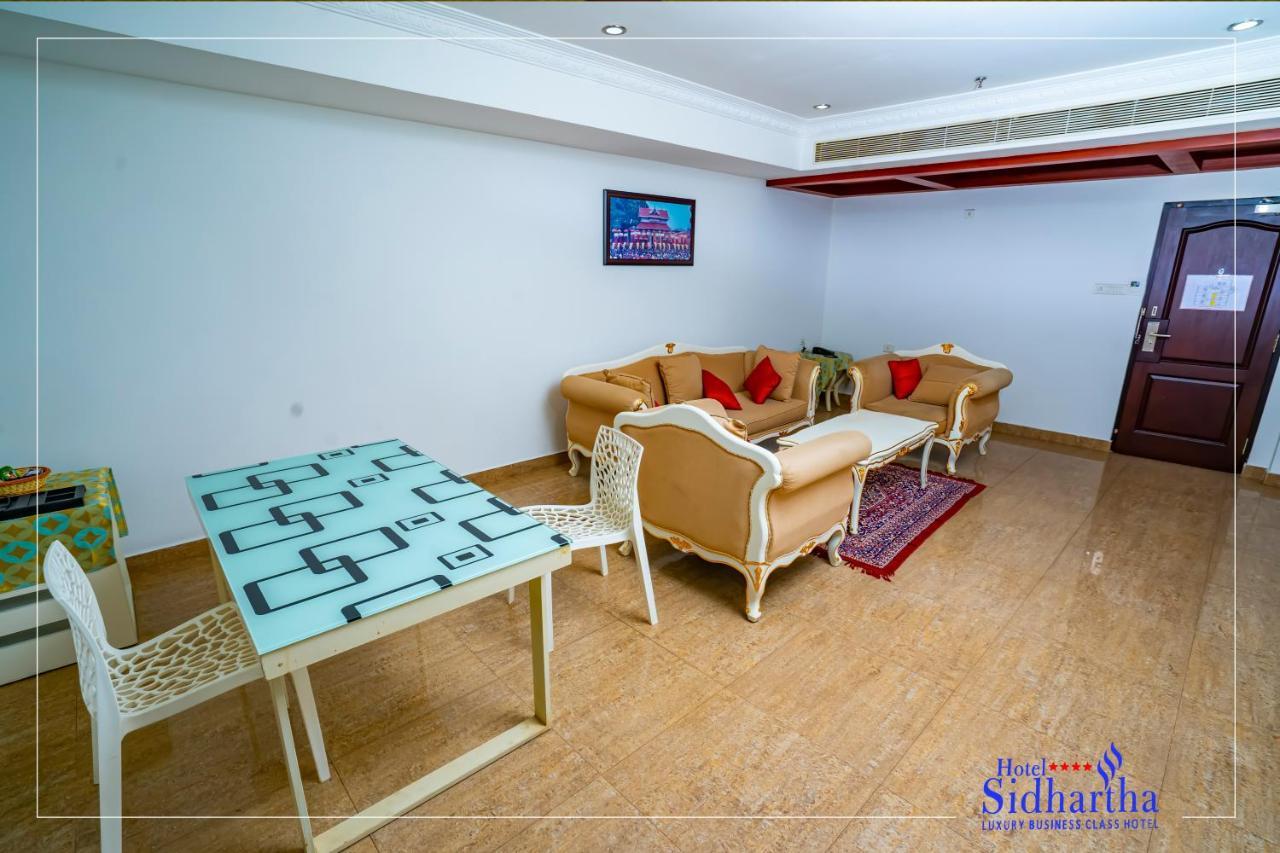 Hotel Sidhartha Chalakudy Kizhake Chalakudi Exterior photo